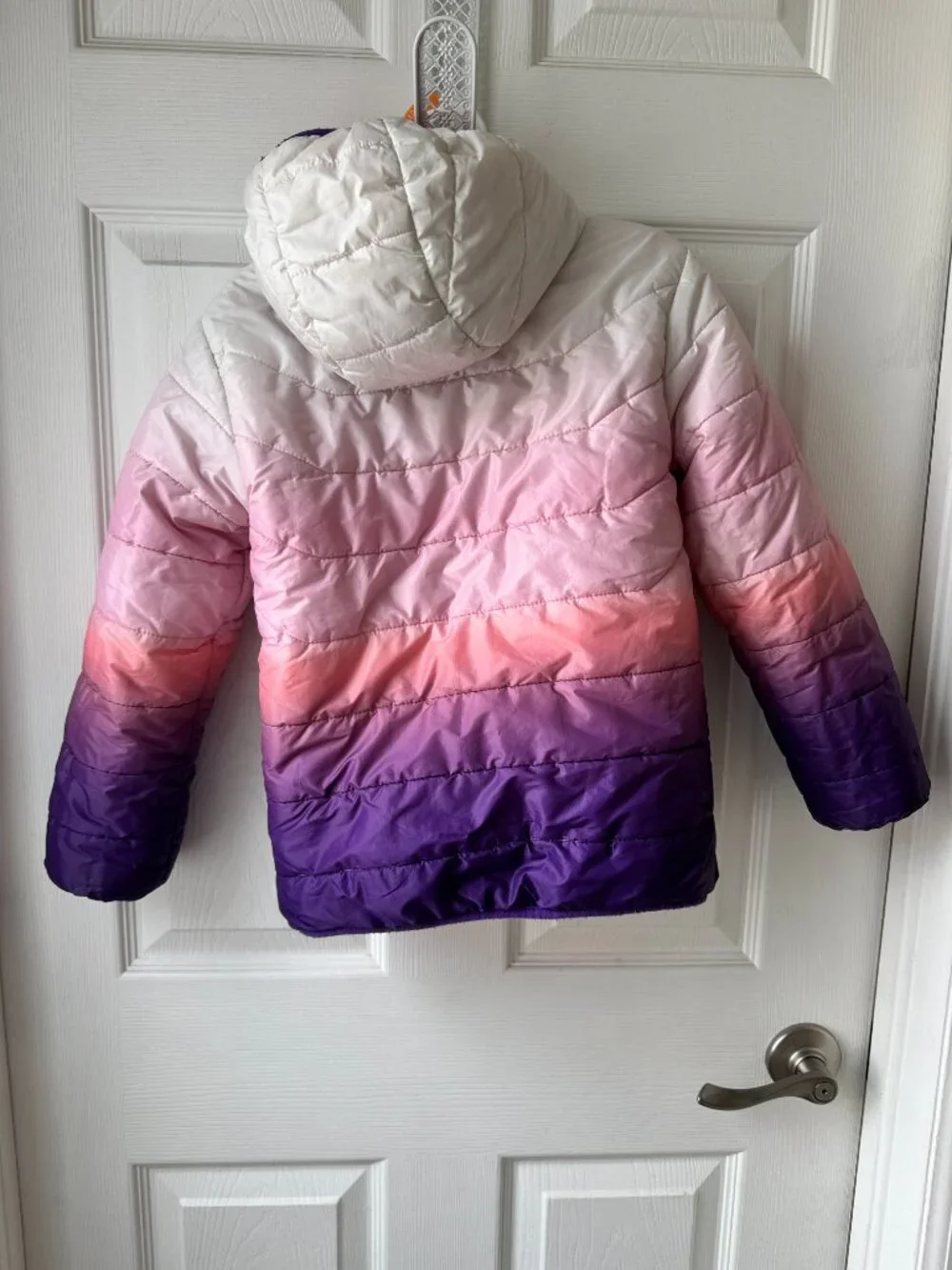 Girl’s Eddie Bauer Puffer Jacket Ombre Colors in XS (5/6)